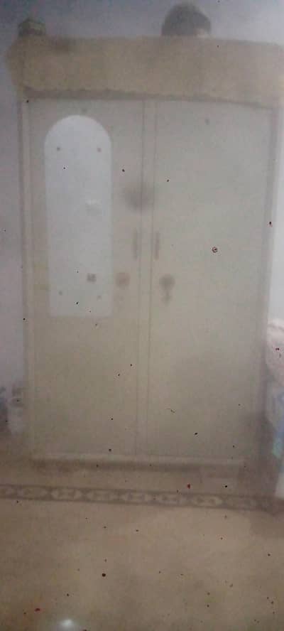 2 door iran  Almari