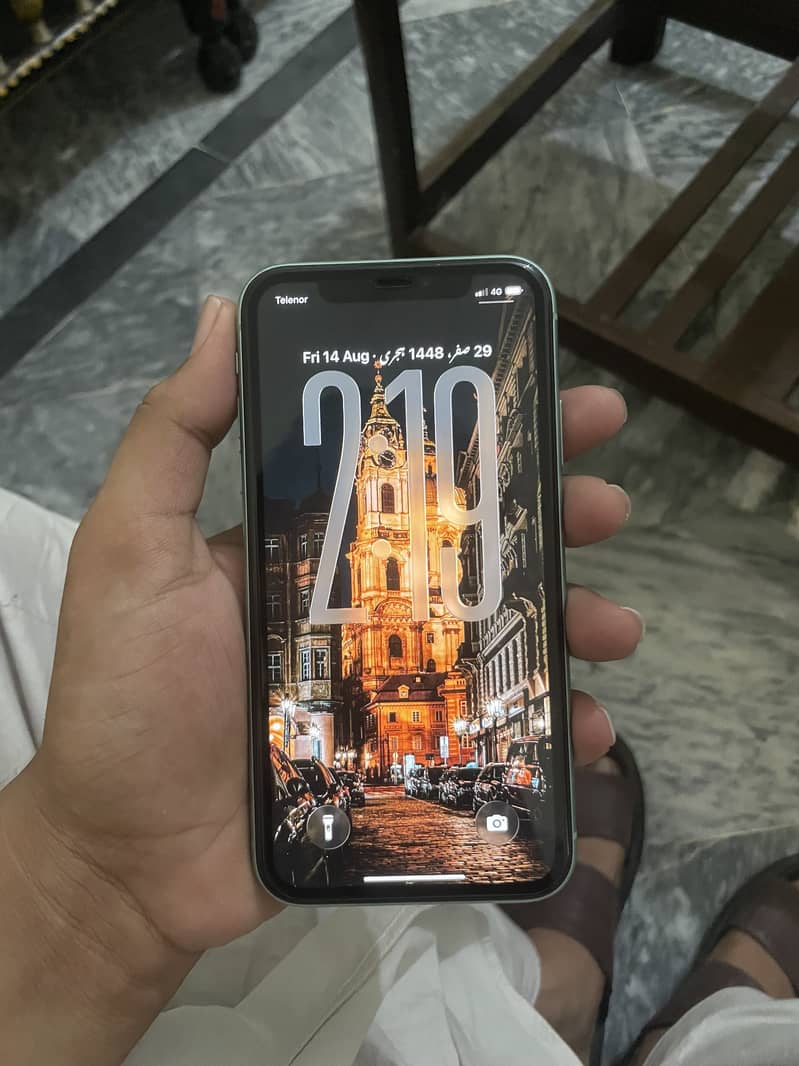 Apple iPhone 11 4