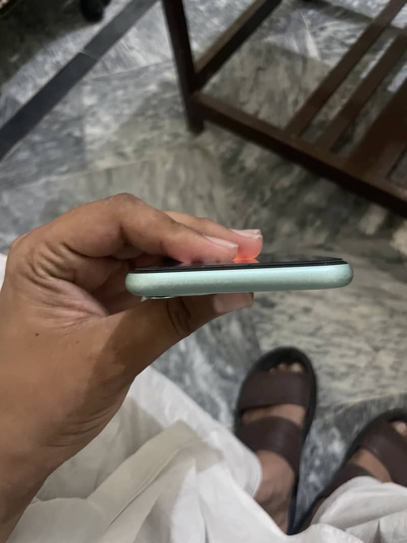 Apple iPhone 11 6