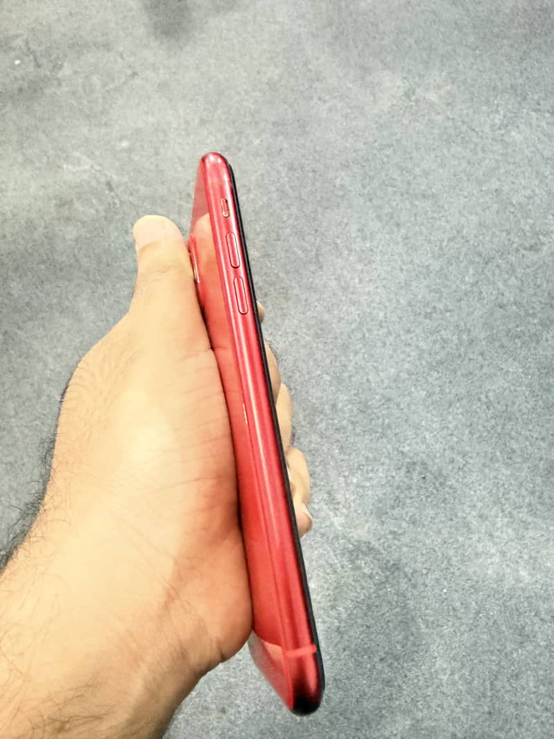 Apple iPhone 11 4