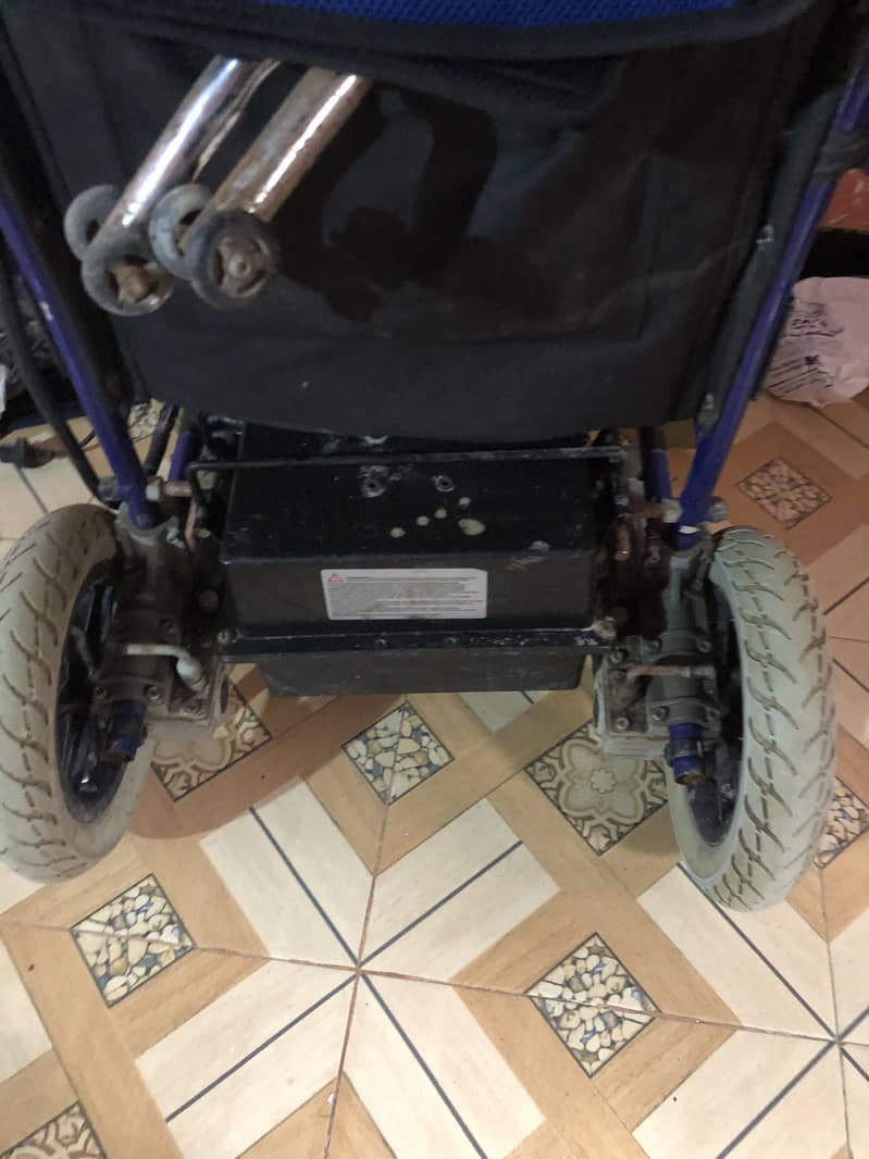 Automatic wheelchair 10