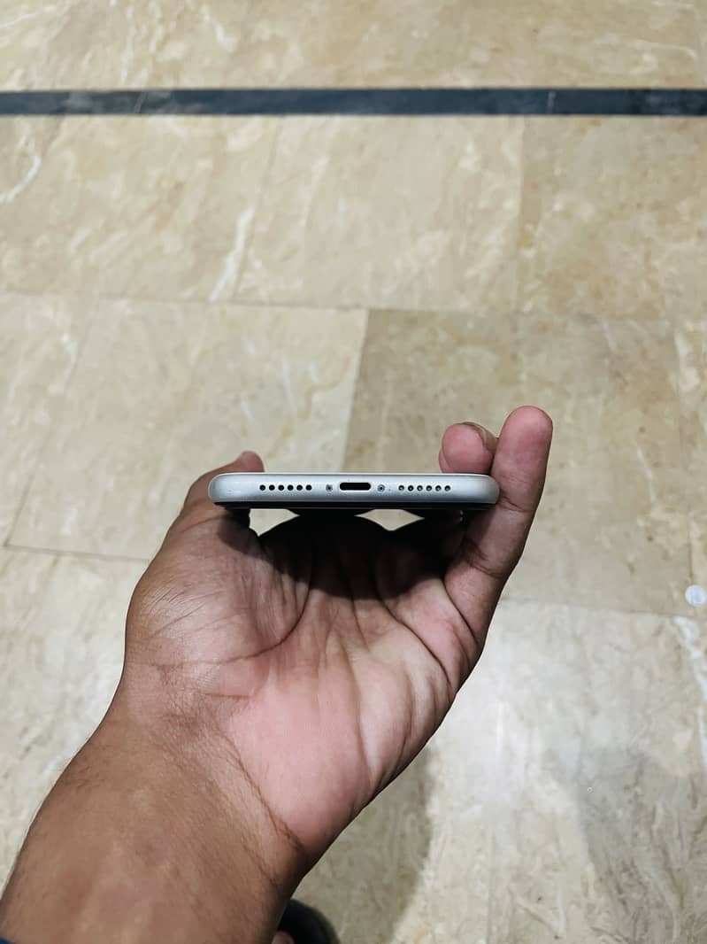 Apple iPhone 11 2