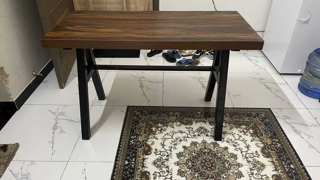 Computer Table 4