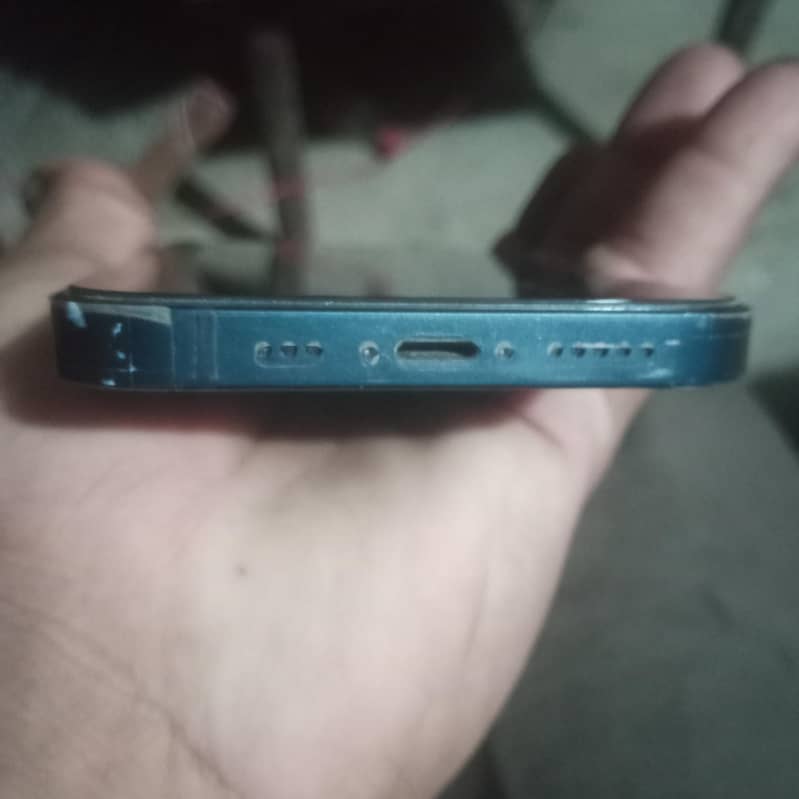 Apple iPhone 13 3