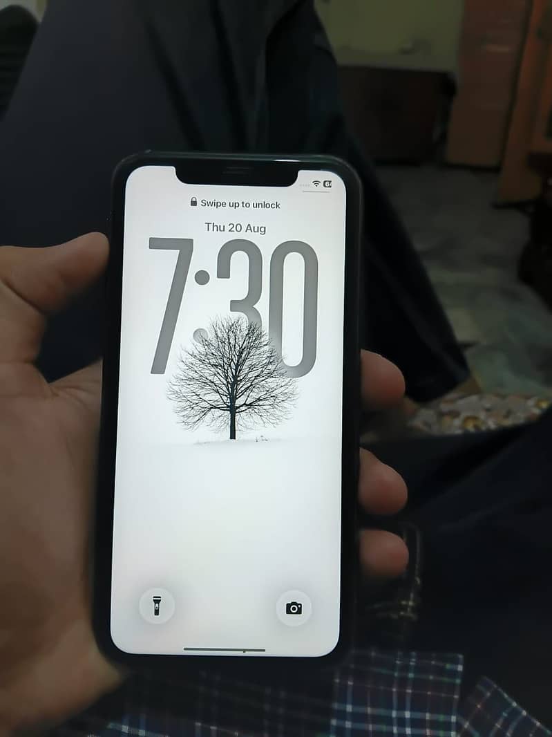 Apple iPhone 11 3