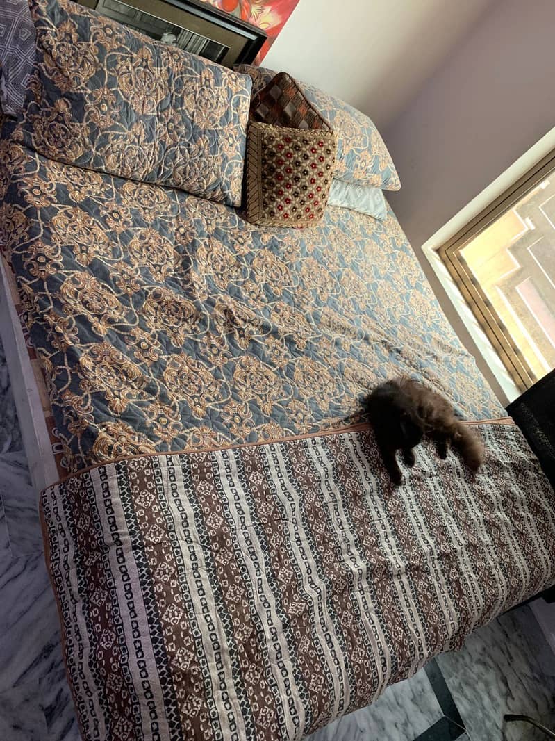 Queen sized double bed 3