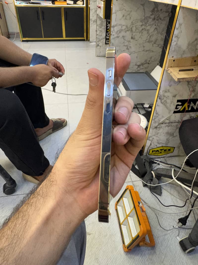 Apple iPhone 14 Pro 0