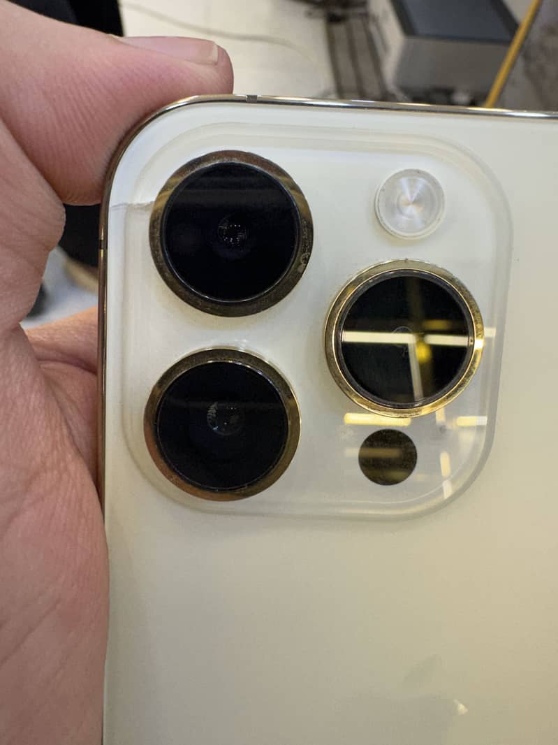 Apple iPhone 14 Pro 2