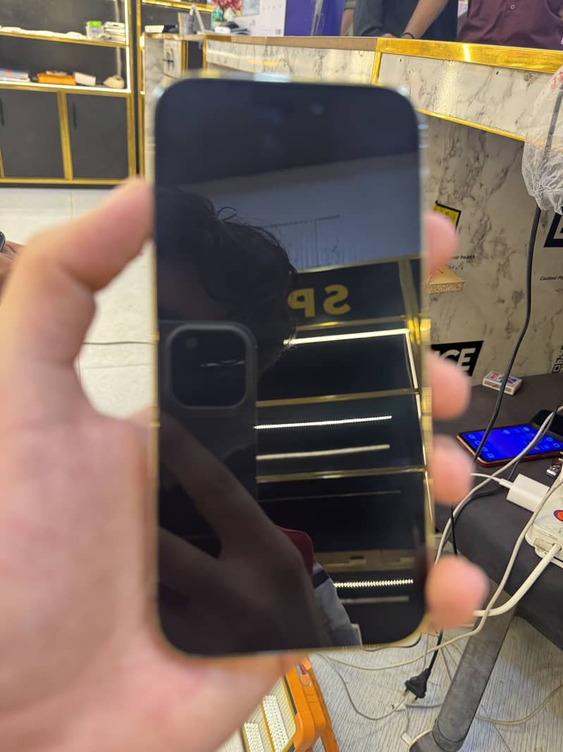 Apple iPhone 14 Pro 3