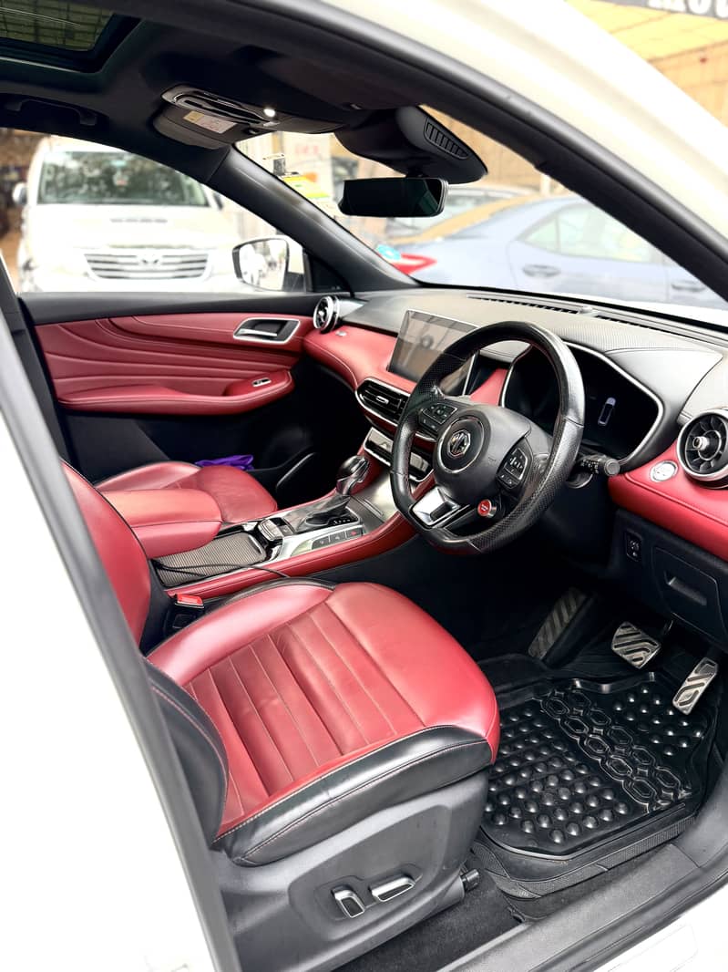 MG HS 2022 4