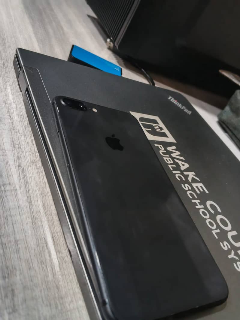 Apple iPhone 8 Plus 2