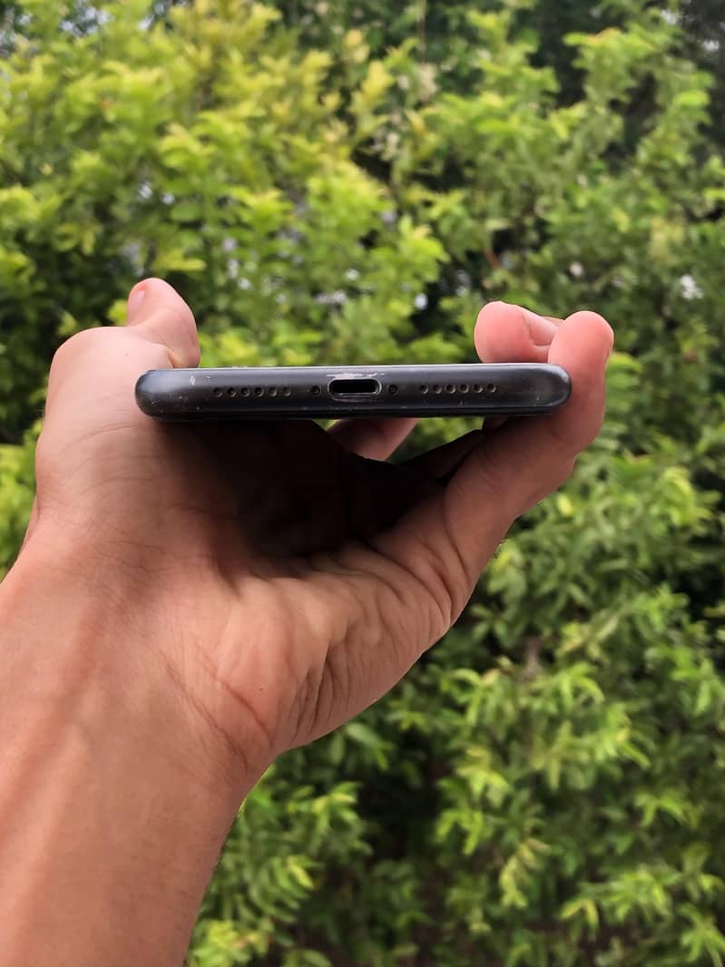 Apple iPhone 11 3