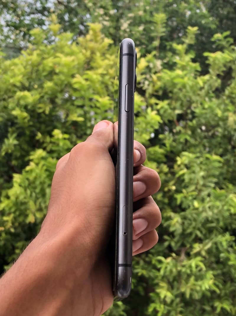 Apple iPhone 11 5