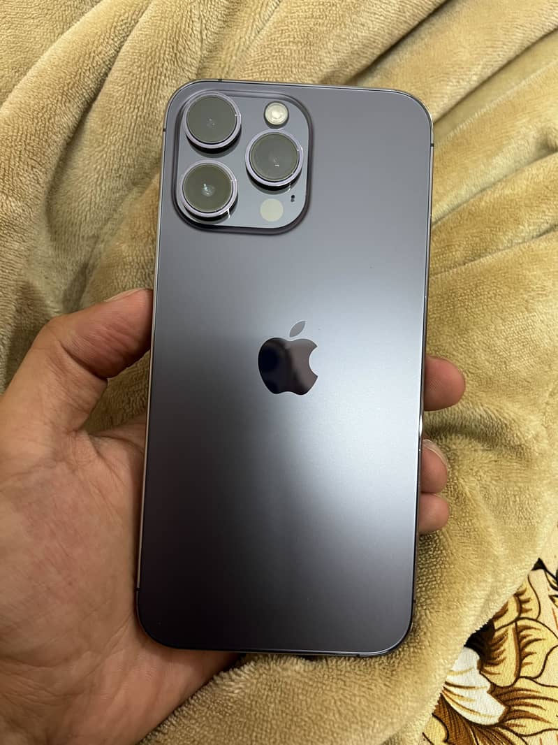 Apple iPhone 14 Pro Max 1