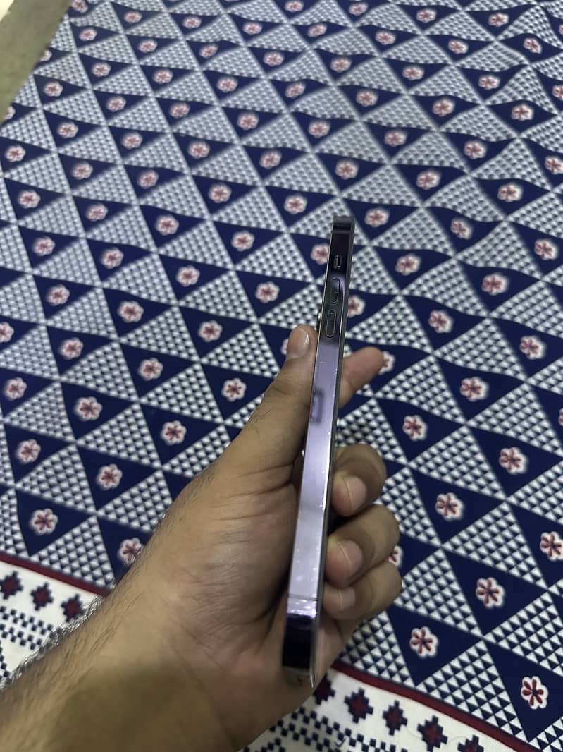 Apple iPhone 14 Pro Max 1