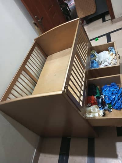 Baby cot with mattress