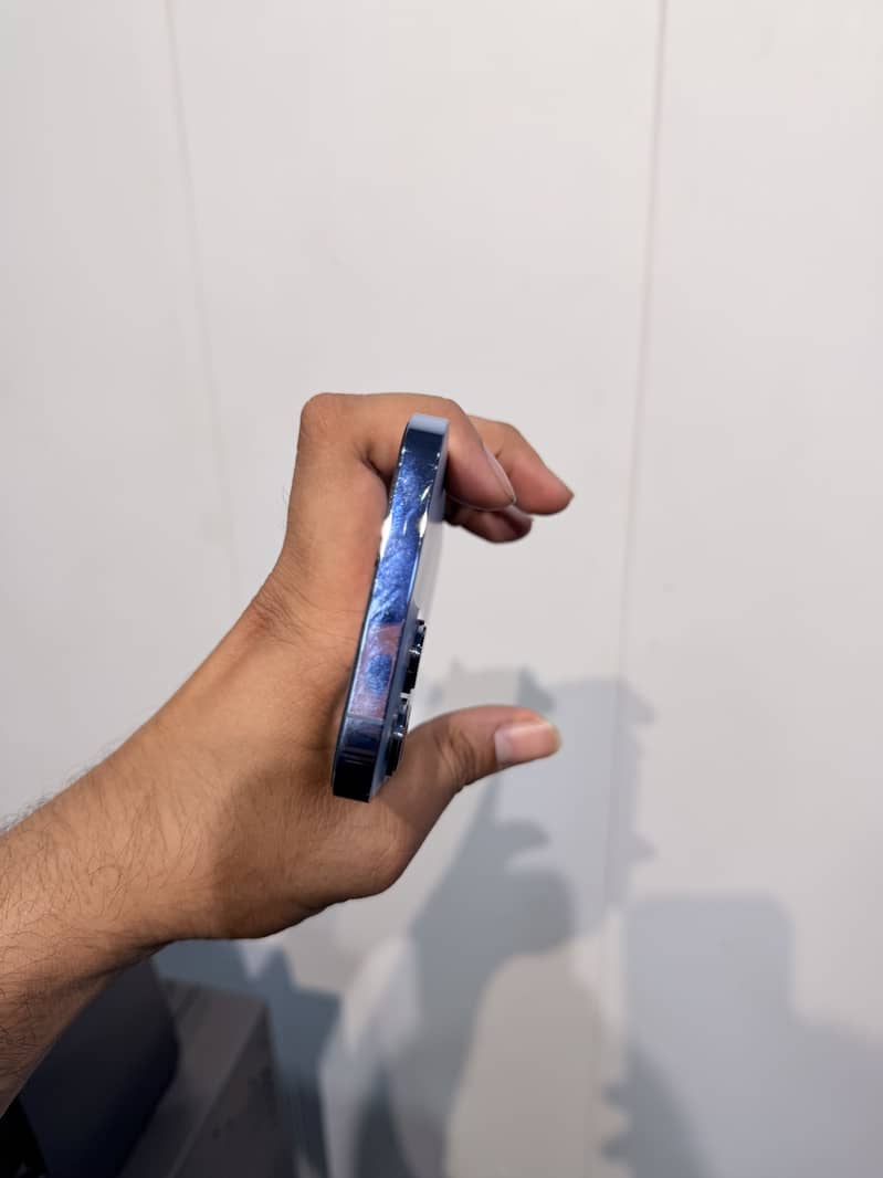 Apple iPhone 13 Pro Max 2