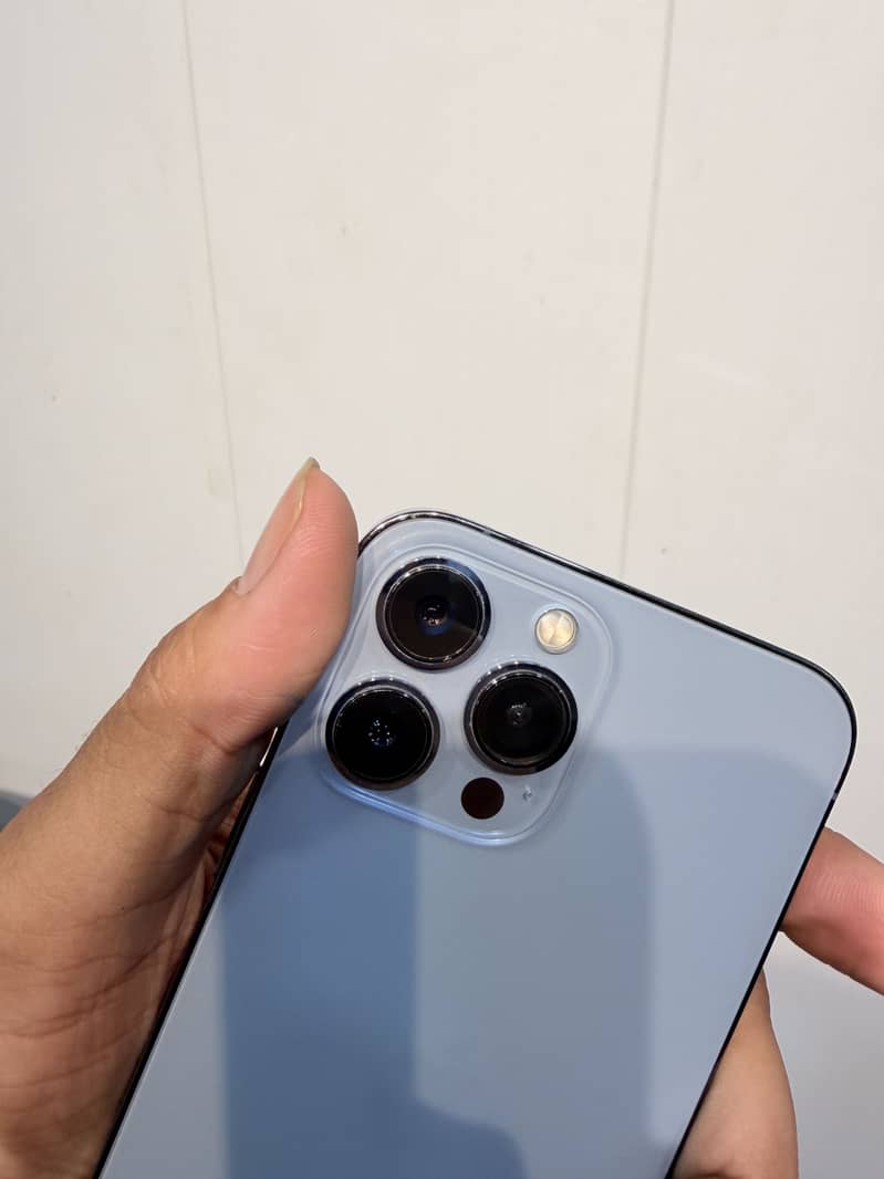 Apple iPhone 13 Pro Max 3