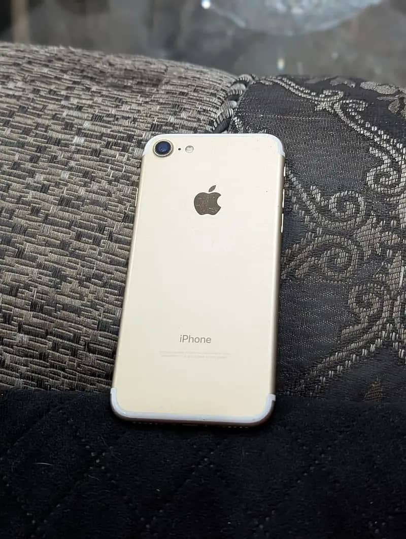Apple iPhone 7 2