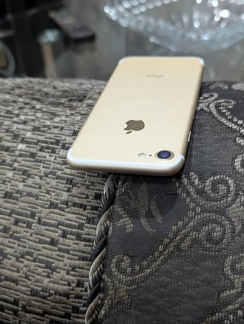 Apple iPhone 7 3