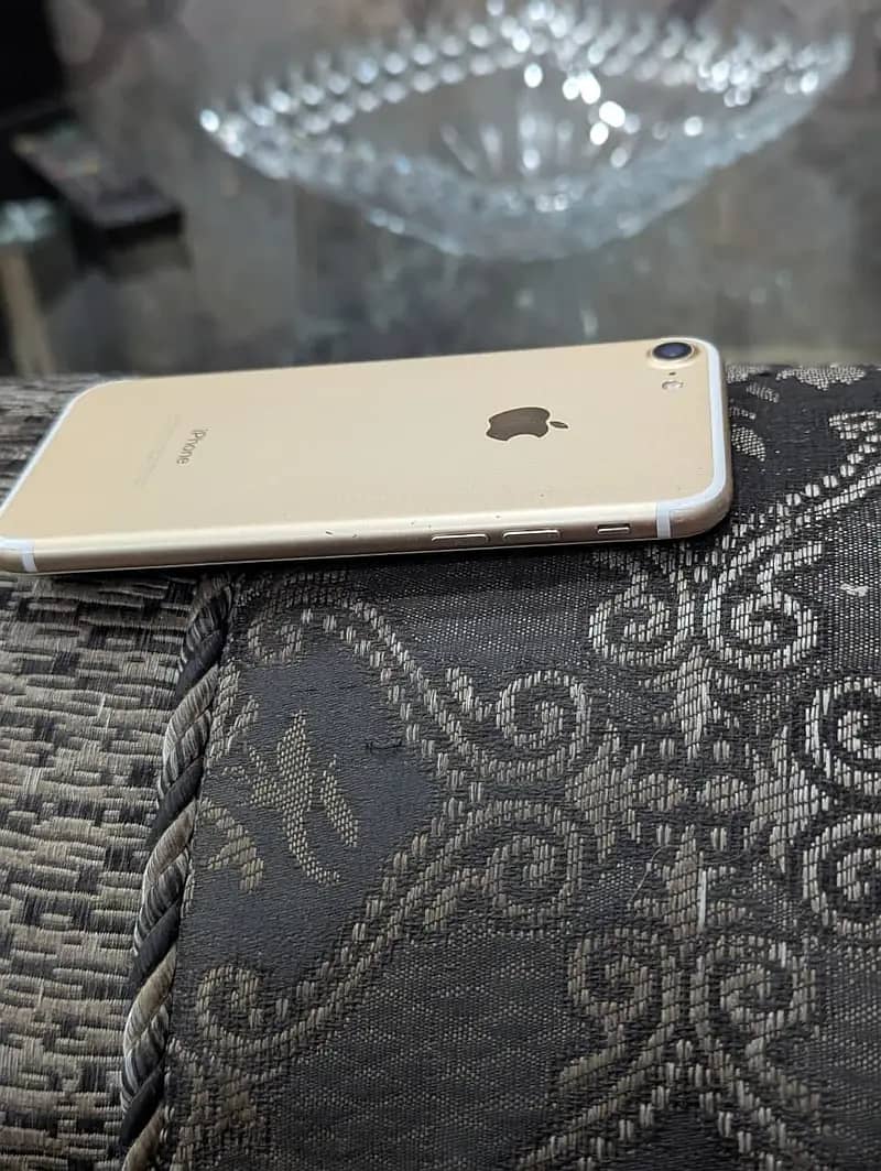 Apple iPhone 7 5
