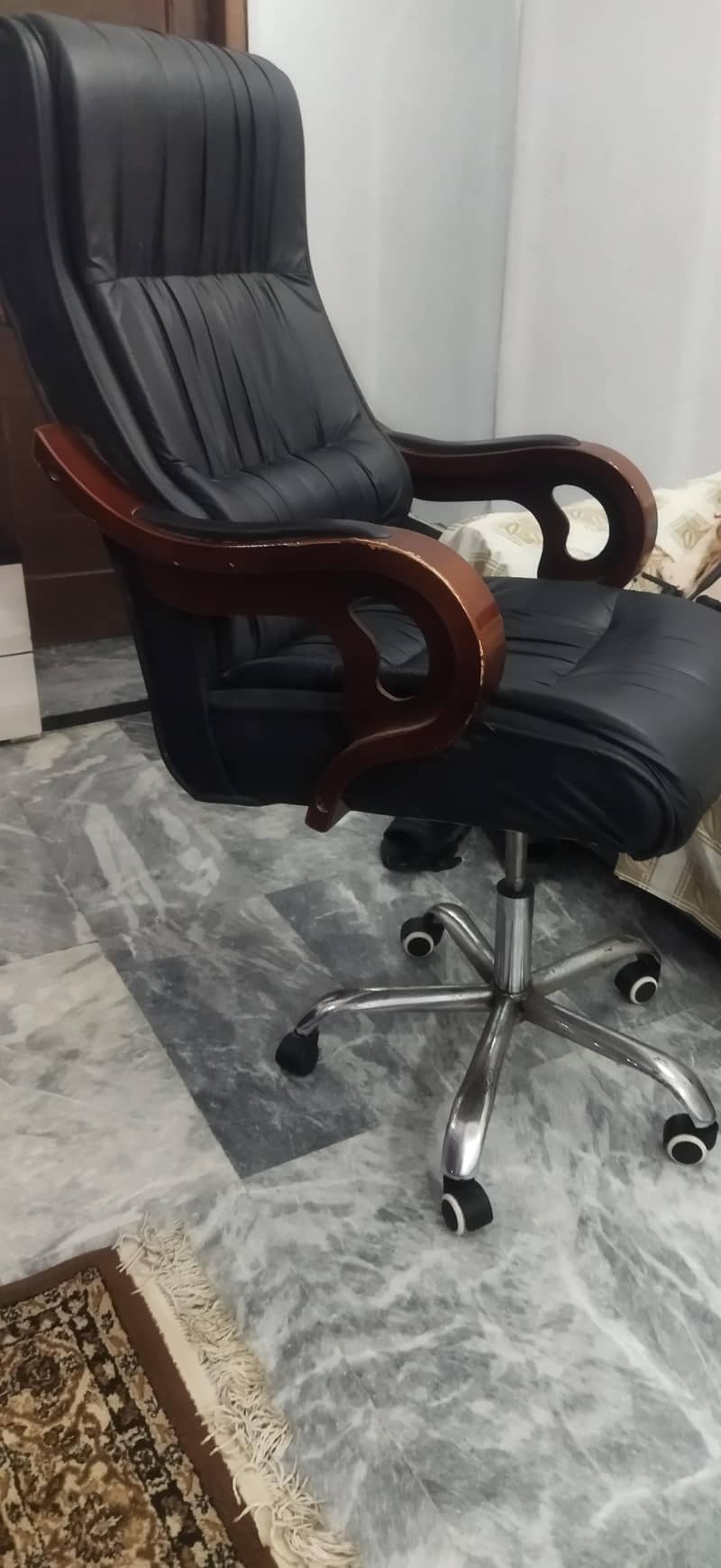 executive chair 1