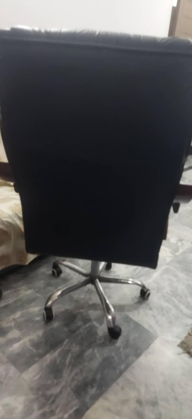 executive chair 2