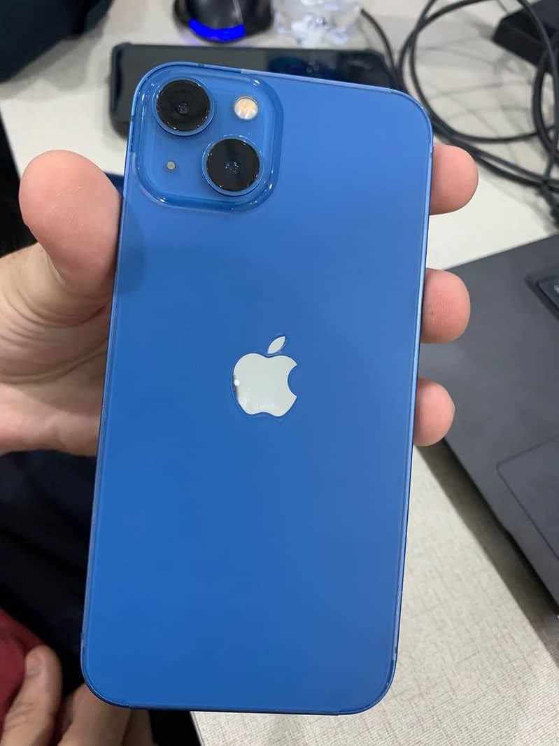 Apple iPhone 13 2