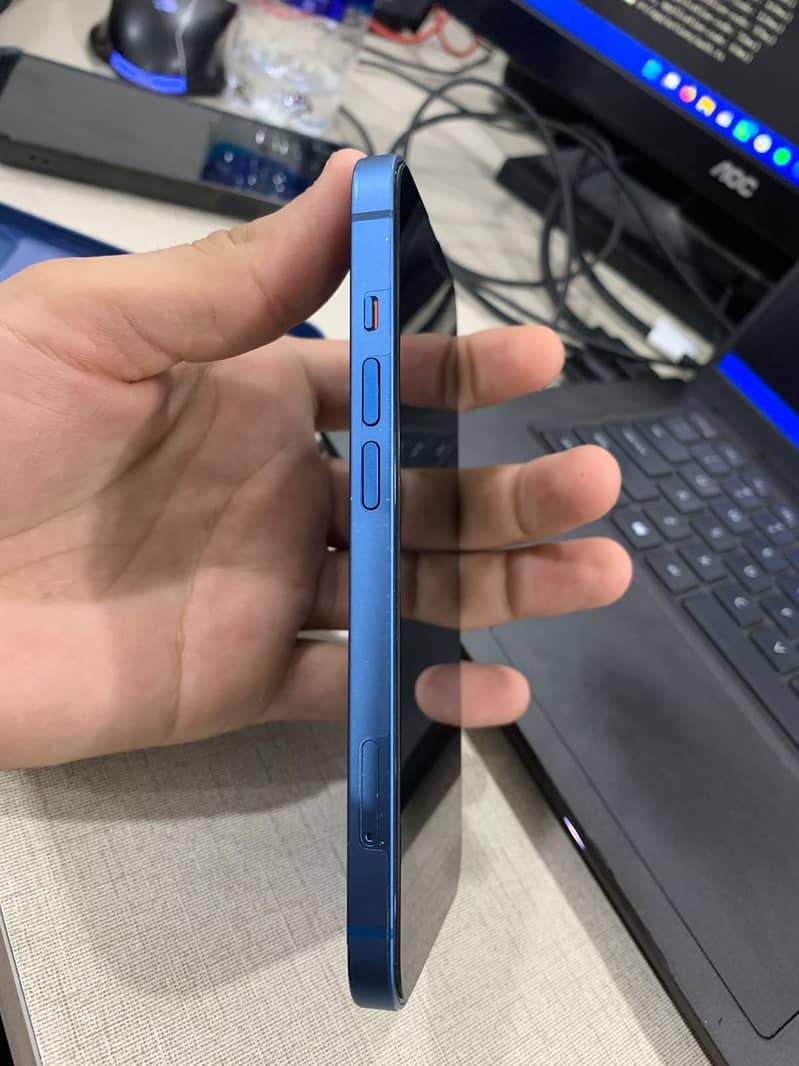 Apple iPhone 13 4
