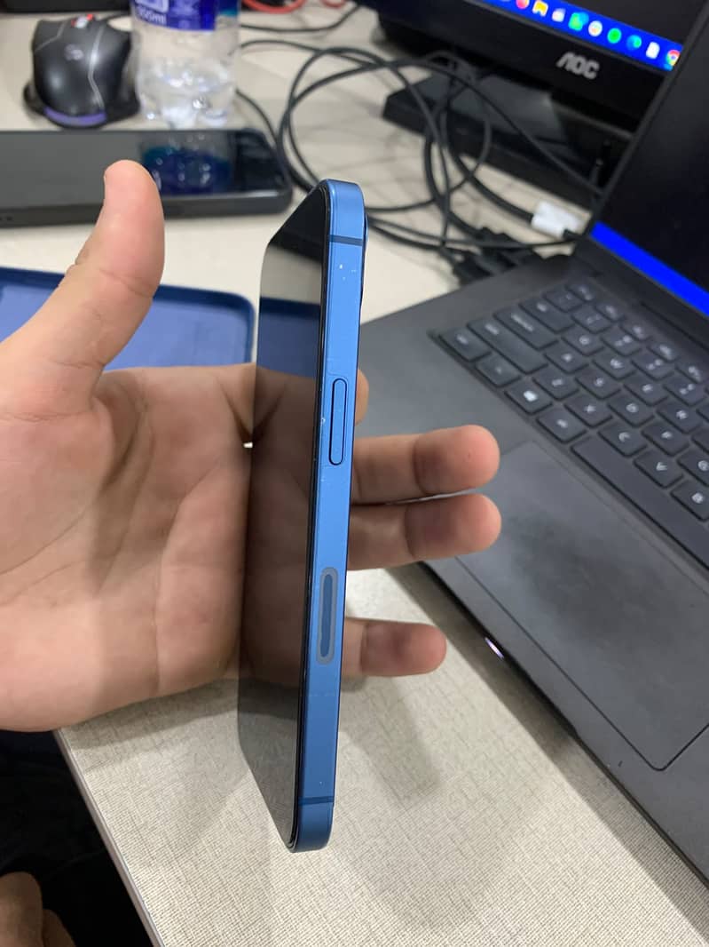 Apple iPhone 13 7