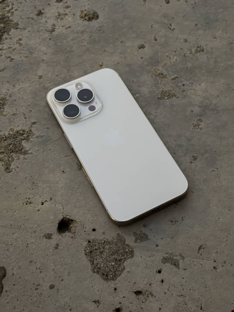 Apple iPhone 15 Pro 0