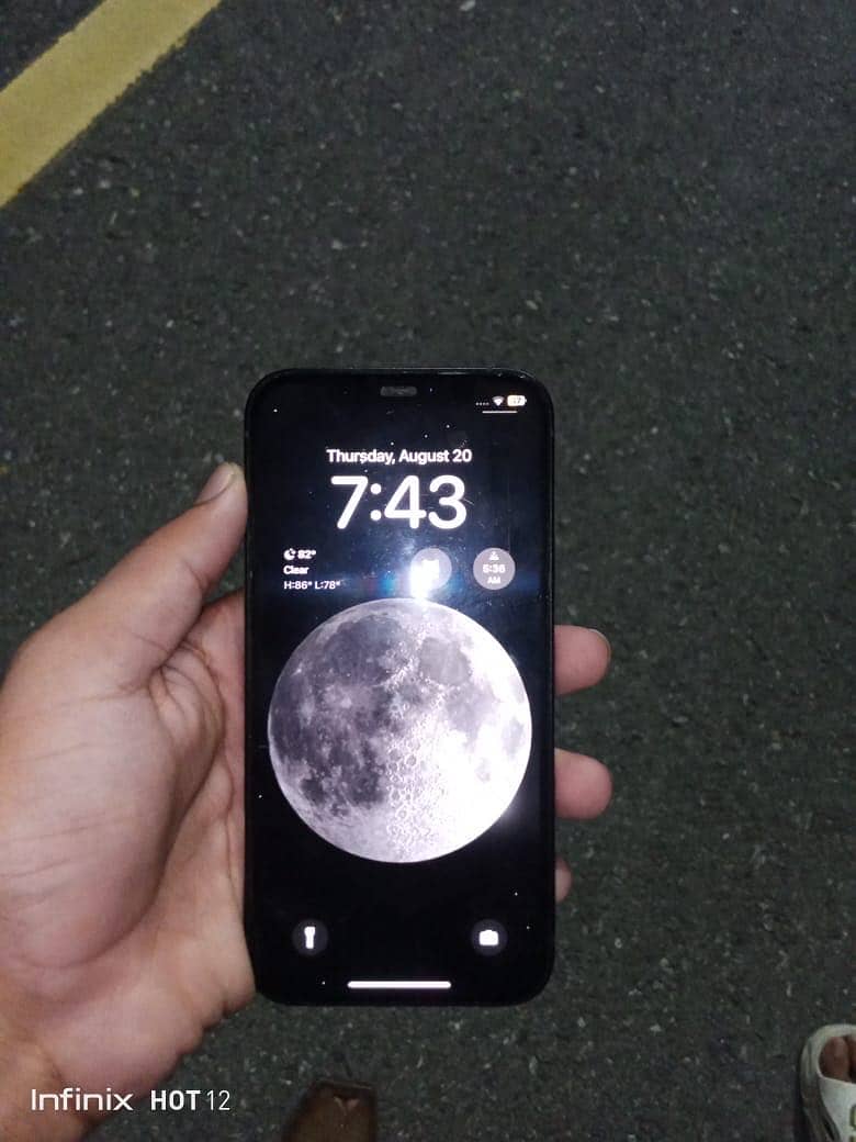 Apple iPhone 12 1