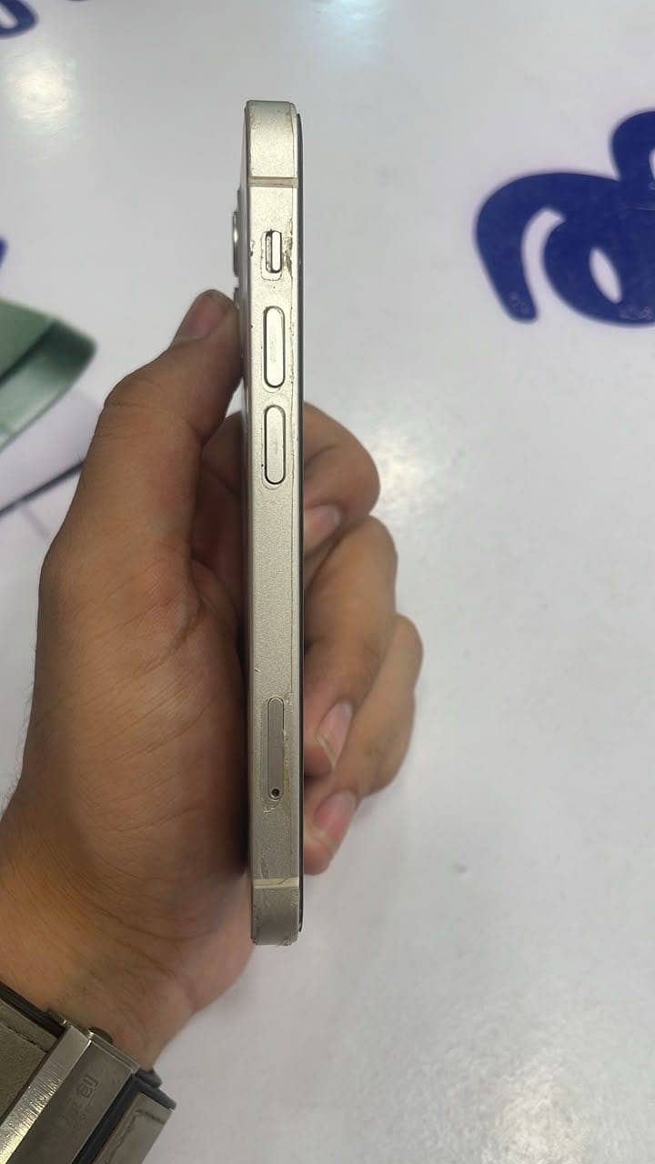 Apple iPhone 11 3