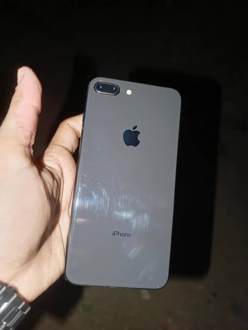 IPhone 8 Plus 1