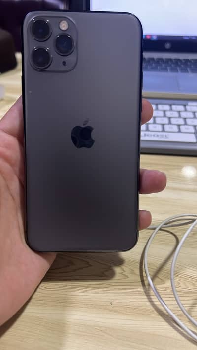 Apple iPhone 11 Pro (screen damaged)