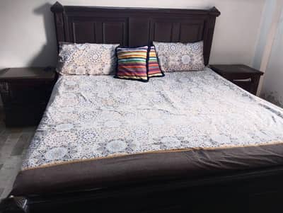 King size bed and dressing table