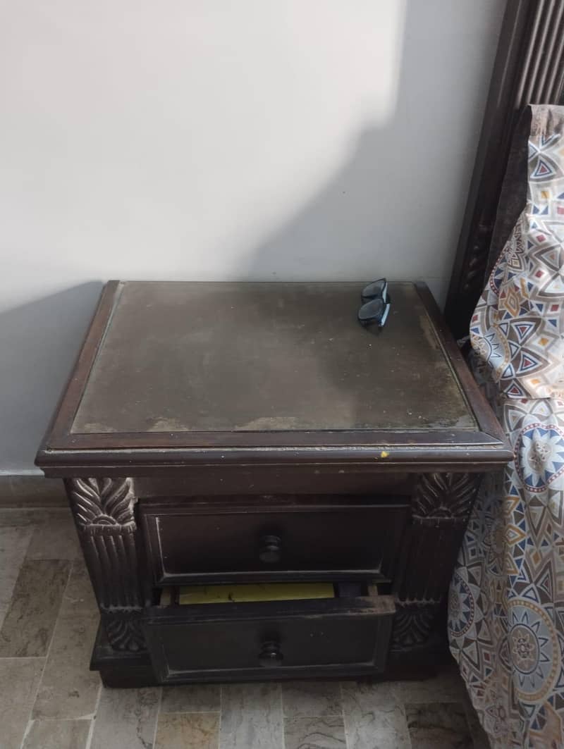 King size bed and dressing table 2
