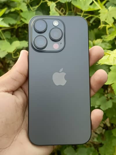 Apple iPhone 16 Pro