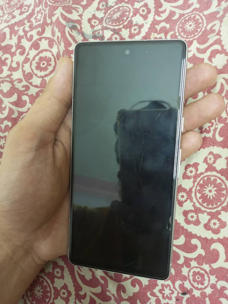 Google Pixel 7 4