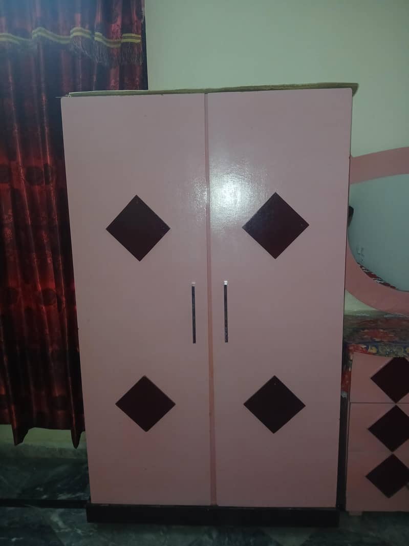  مکی ماؤس کڈز بیڈ سیٹ — 2 بیڈ، الماری اور ڈریسنگ ٹیبل 2