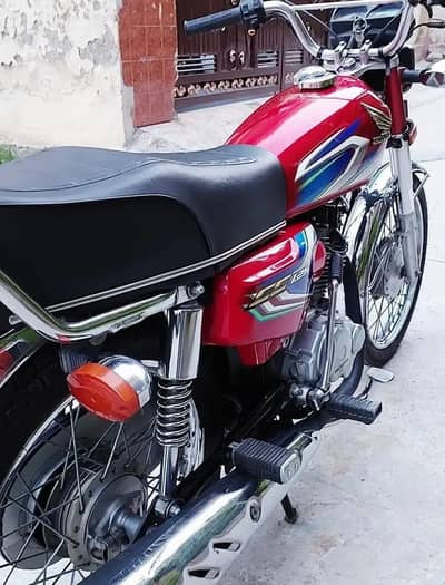 Honda CG 125 for sale call only WhatsApp on 0/3/2/0/3/1/9/4/0/8/4
