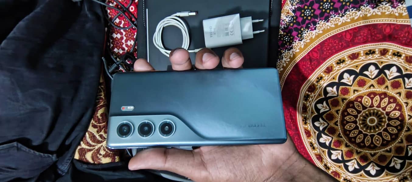 Tecno CAMON 40 Pro 3