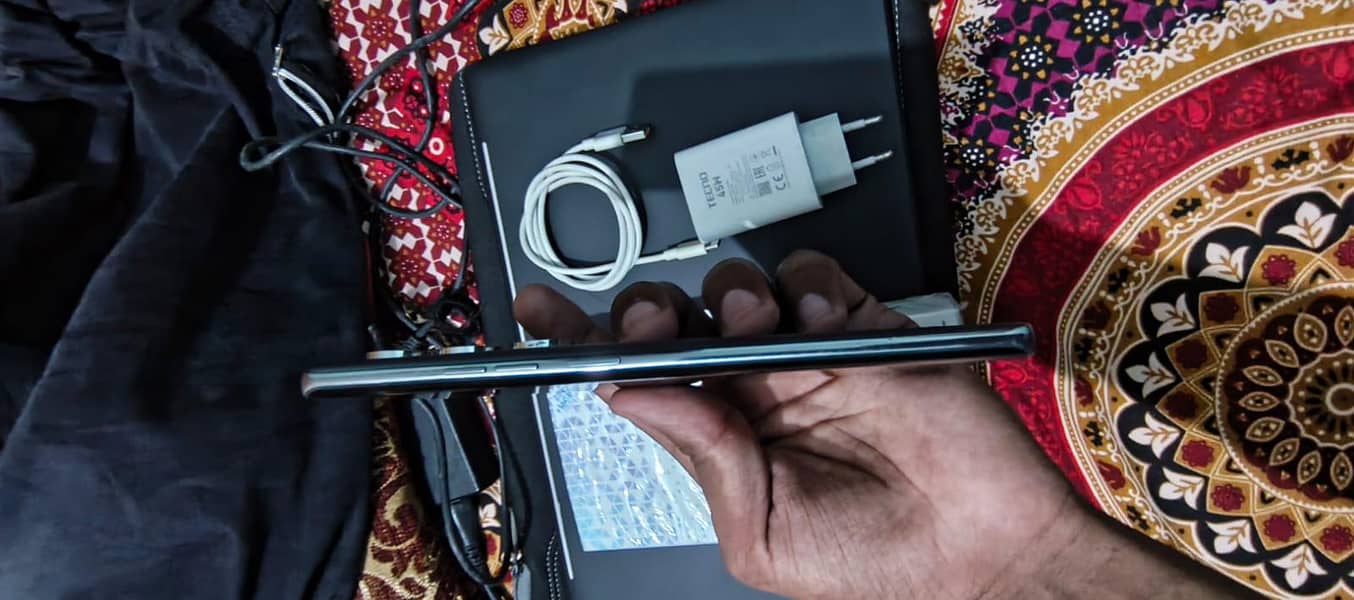 Tecno CAMON 40 Pro 6