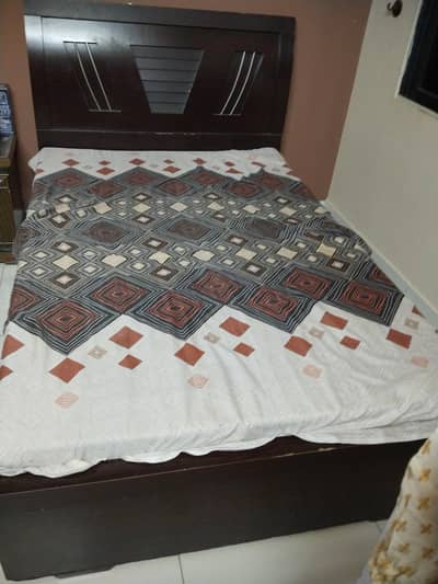 single bed with mattress