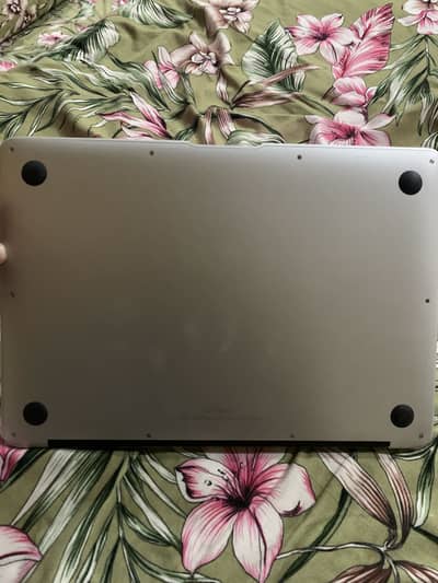Mackbook Air (2017) 8 gb Ram 128 gb Nume Card