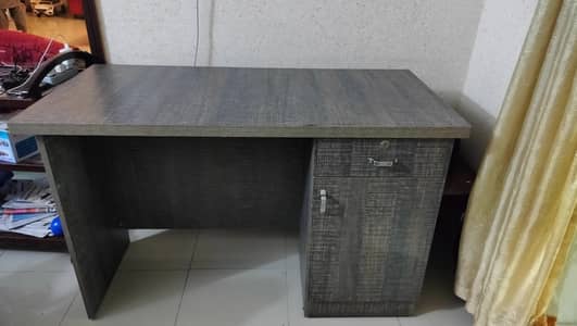 office table / study table
