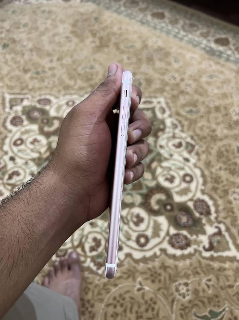 Apple iPhone 7 Plus 0