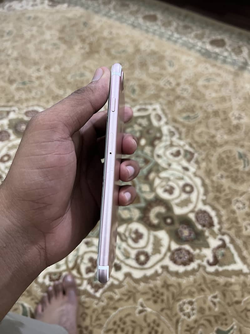 Apple iPhone 7 Plus 1