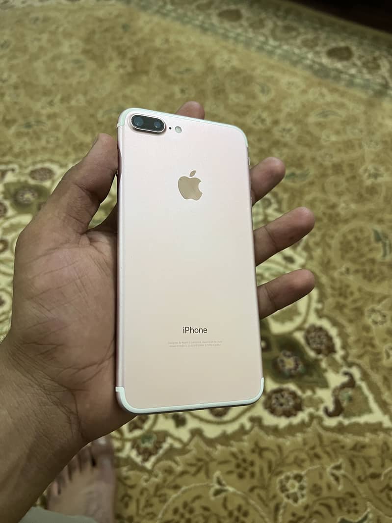 Apple iPhone 7 Plus 2