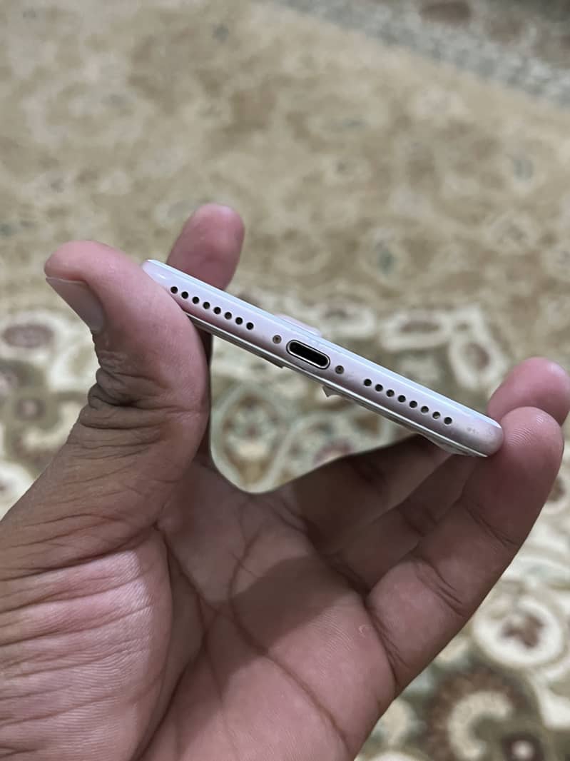 Apple iPhone 7 Plus 3